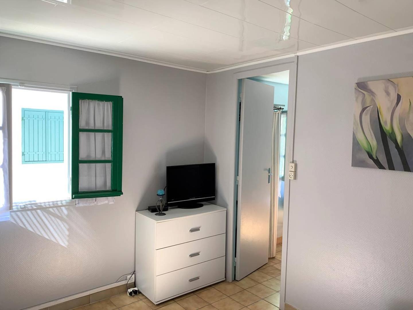 St Georges De Didonne - Agreable Petite Maison Avec Cour - 1 Chambre サン・ジョルジュ・ド・ディドンヌ エクステリア 写真